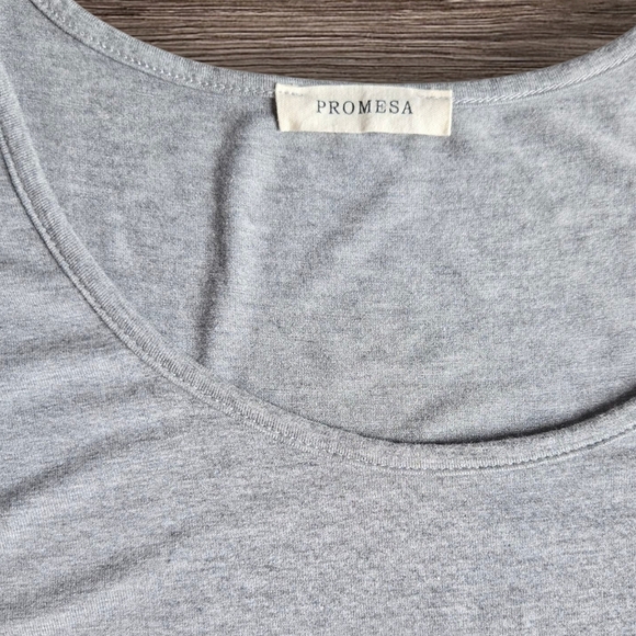 Promesa Ruffle Tank - Picture 2 of 4